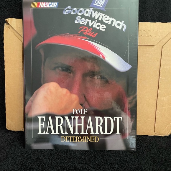 Nascar Other - Vintage 1998 Dale Earnhardt Determined Book New never used
